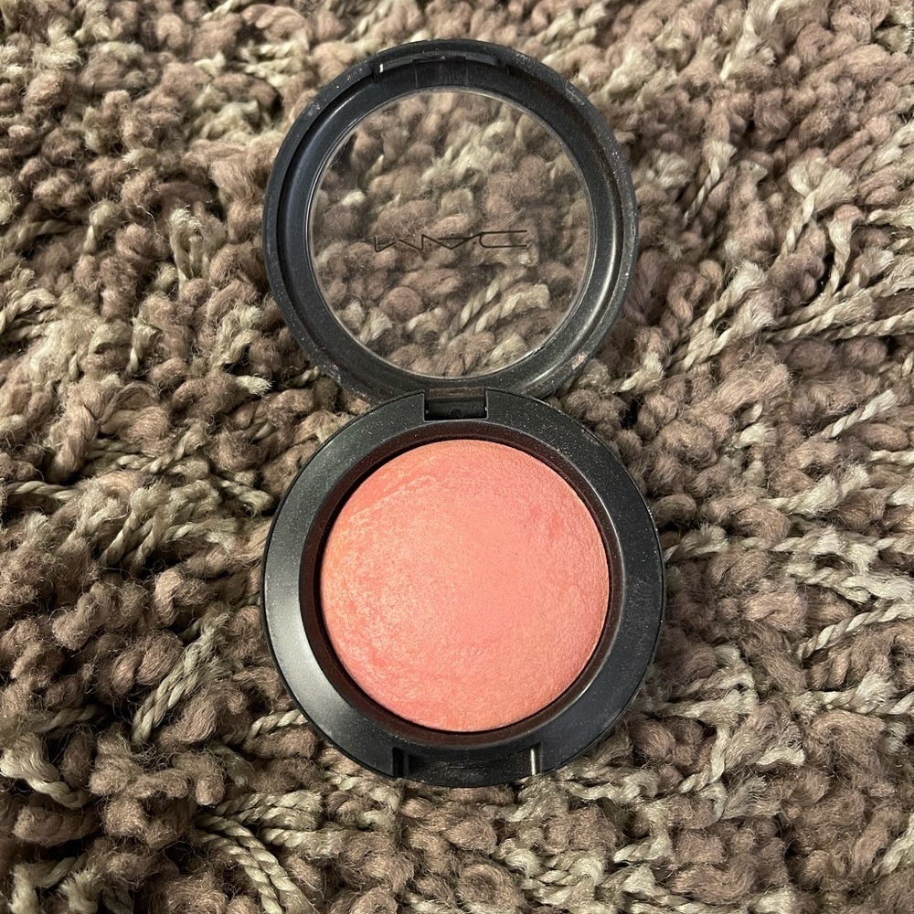 MAC blush “Dainty”